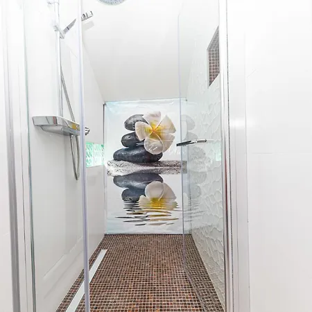 5 Bedroom Cozy Home In Okrug Donji * Donji Okrug (Ciovo)