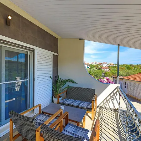 5 Bedroom Cozy Home In Okrug Donji * Donji Okrug (Ciovo)